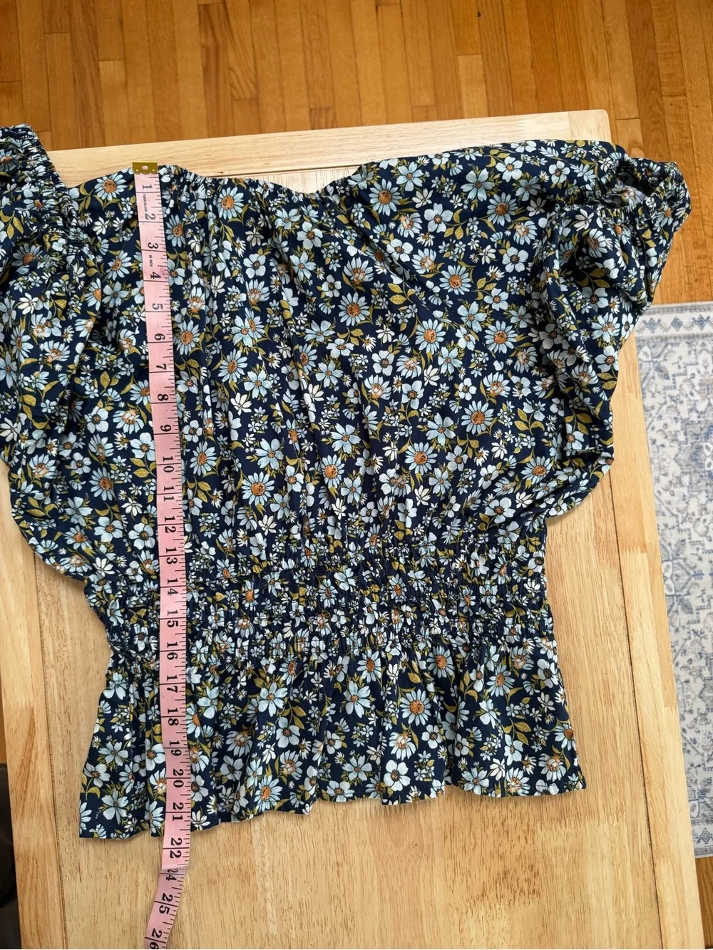 Old Navy Smocked V-Neck Peplum Top Floral Daisy Puff Sleeve Medium Prairie Boho